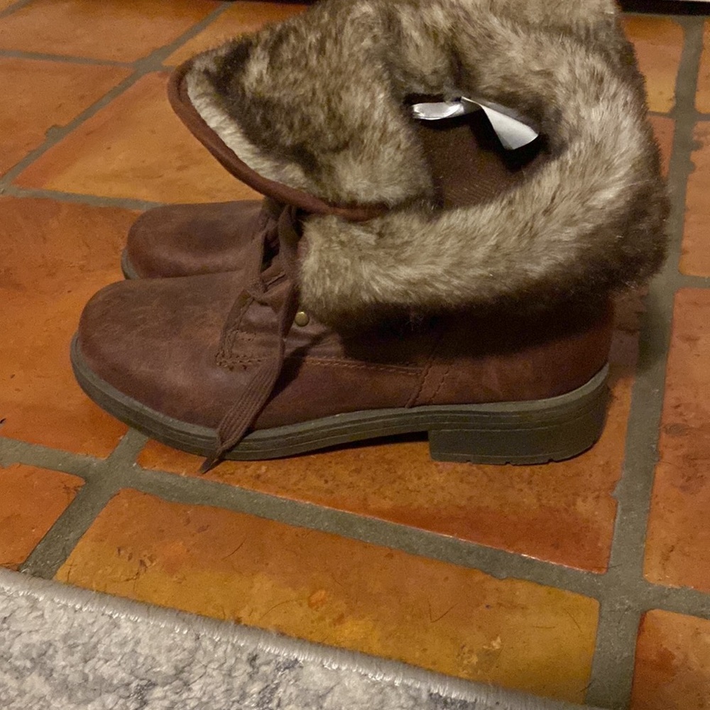 Boots - Picture 4 of 8